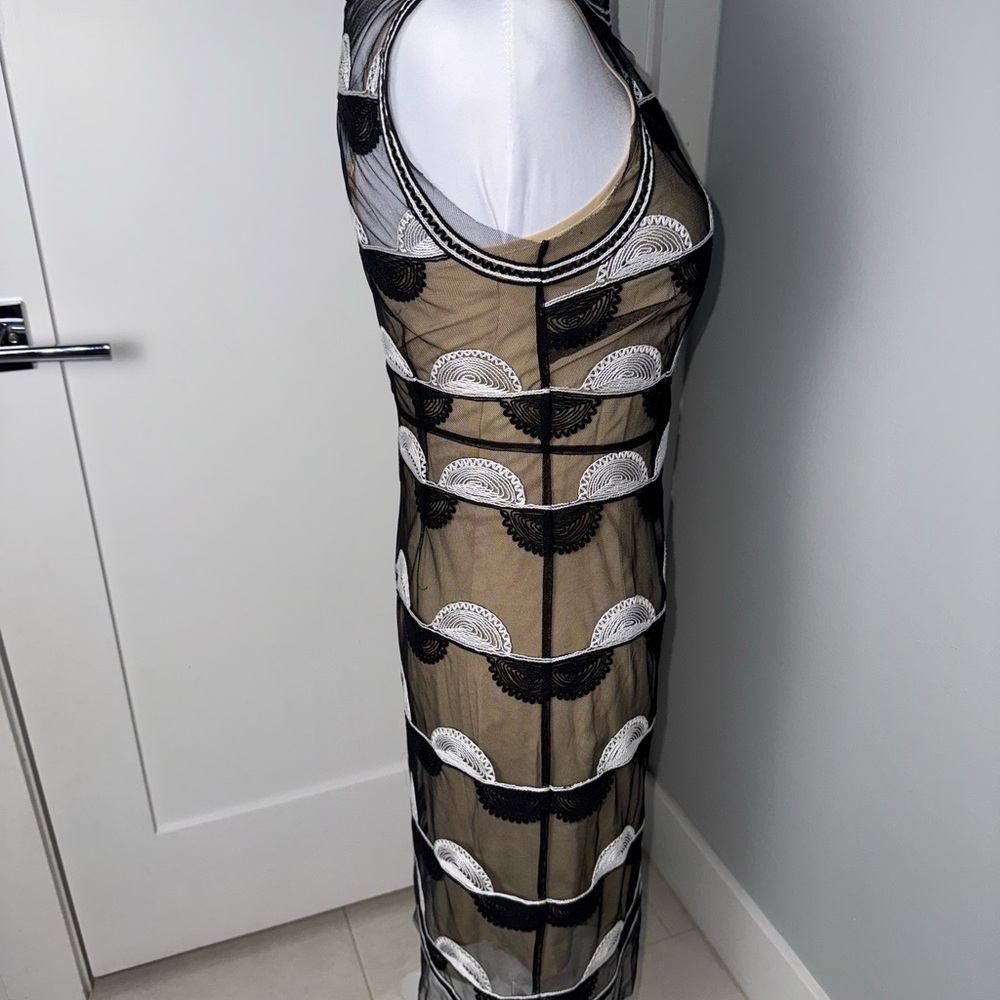 Catherine Malandríno Black and White Half Moon Mesh Dress /Size 4 - Picture 4 of 8
